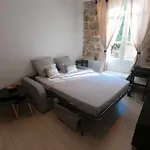 Adorable Vieil أنتيب