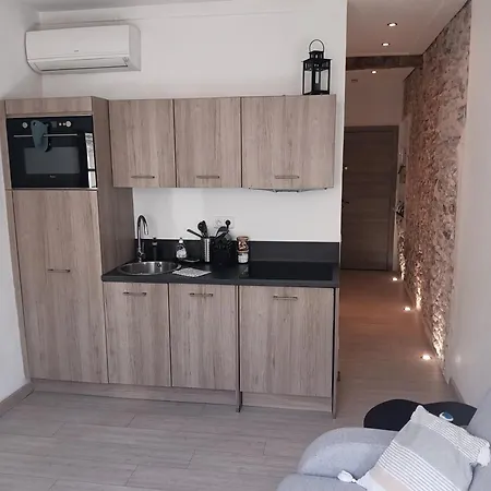 Adorable Vieil Apartament Antibes