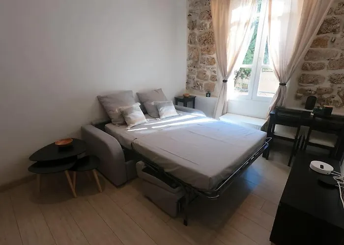 Adorable Vieil אנטיב